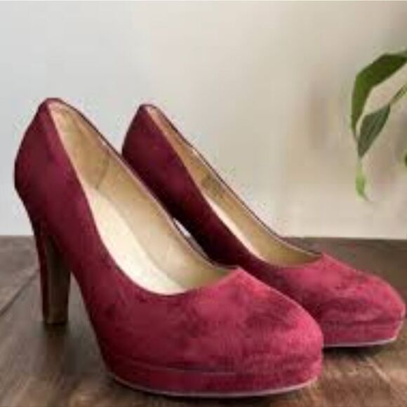 UNLISTED BY KENNETH COLE BURGUNDY SUEDE HIGH HEEL PUMP SHOE - Picture 8 of 15